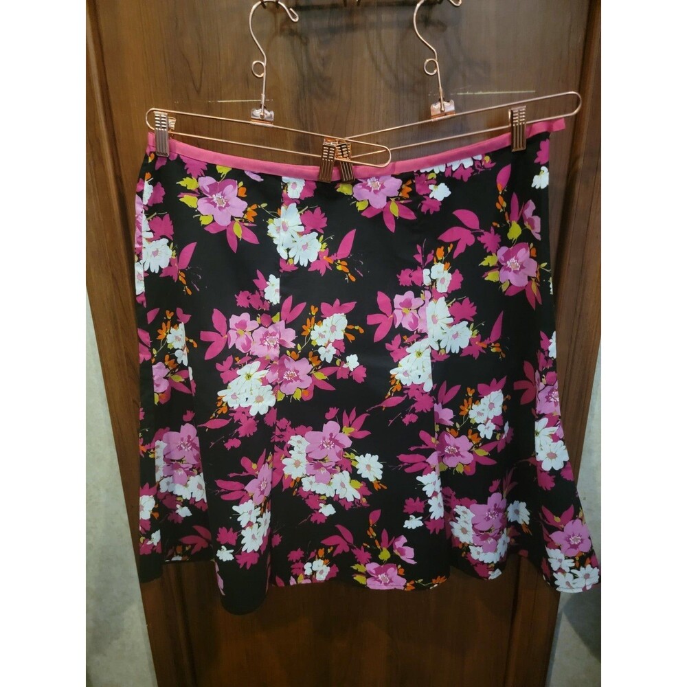 Skirt Avenue Floral Skirt NWT Sz 18